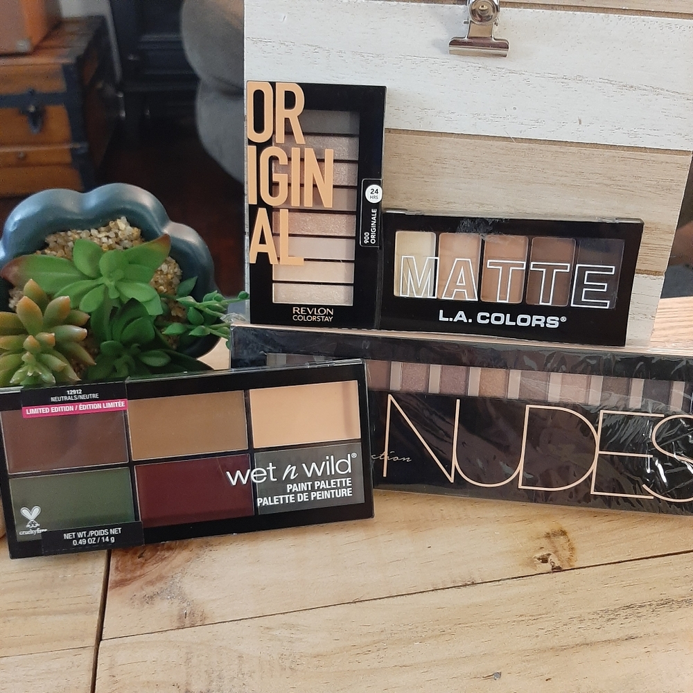 4 PC eyeshadow palette sets